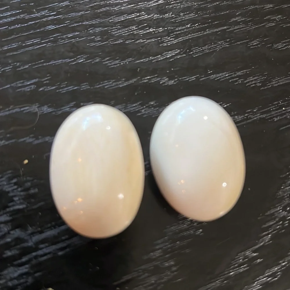 Ivory egg, button earrings - Picture 2 of 3